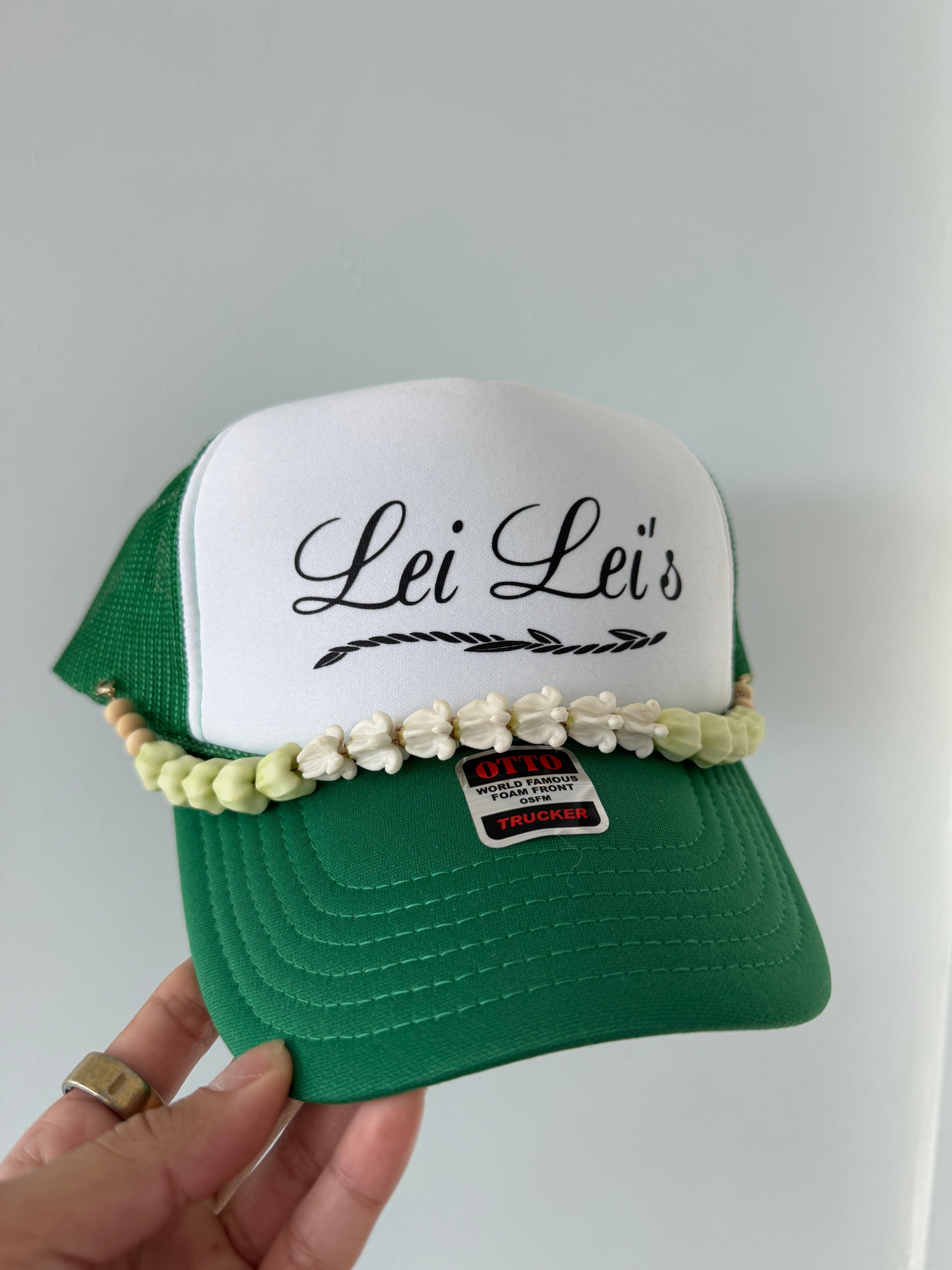 White Pua Kalaunu with Buds